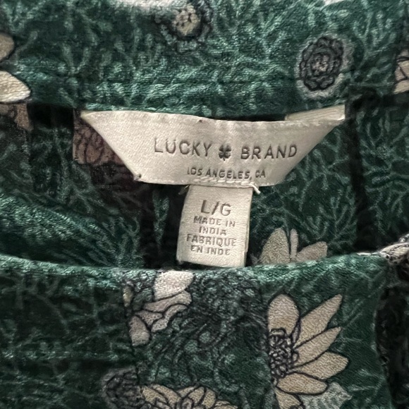 Dark green long sleeve flowered blouse. Size large. Lucky brand. 5 buttons. - Picture 2 of 5